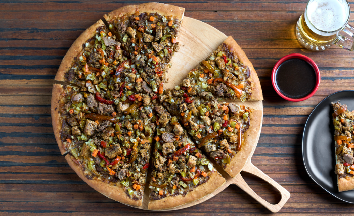 Chicago beef'n bear pizza