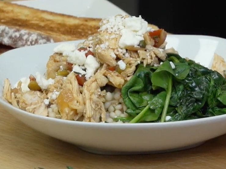 Greek isle pulled chicken dish