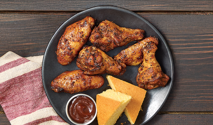 Tyson® Pitmaster Fully Cooked Unbreaded Naturally Smoked Sweet Heat Dry Rub Bone-In Chicken Wing Sections, Jumbo
